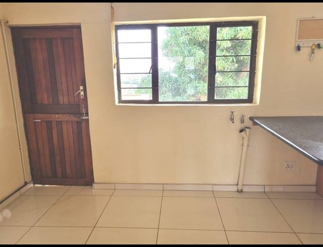 3 BEDROOM FREEHOLD RENTED IN PARK HILL